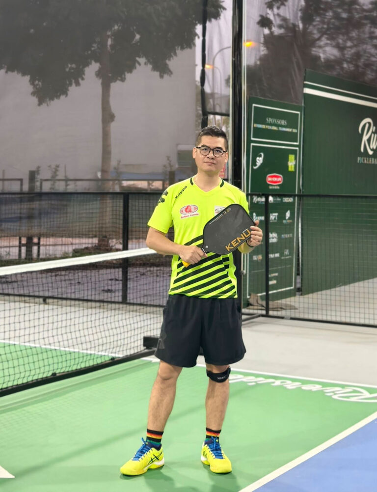 Vợt Pickleball cá nhân hóa Kenu Nguyễn