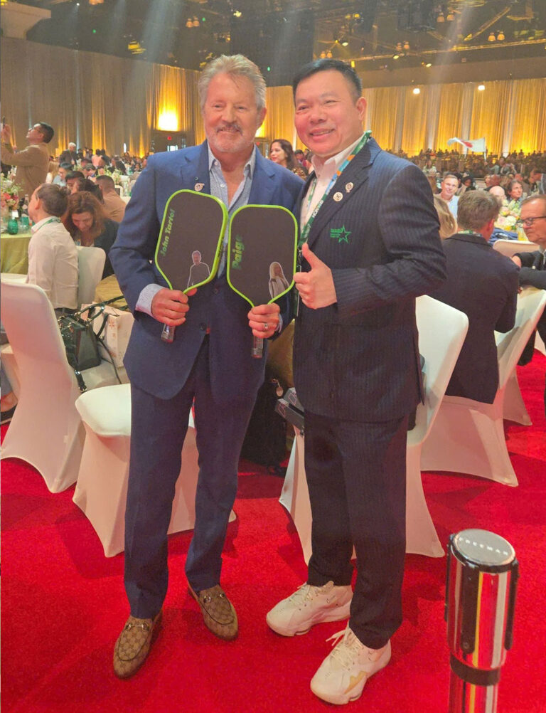 Vợt Pickleball cá nhân hóa Herbalife