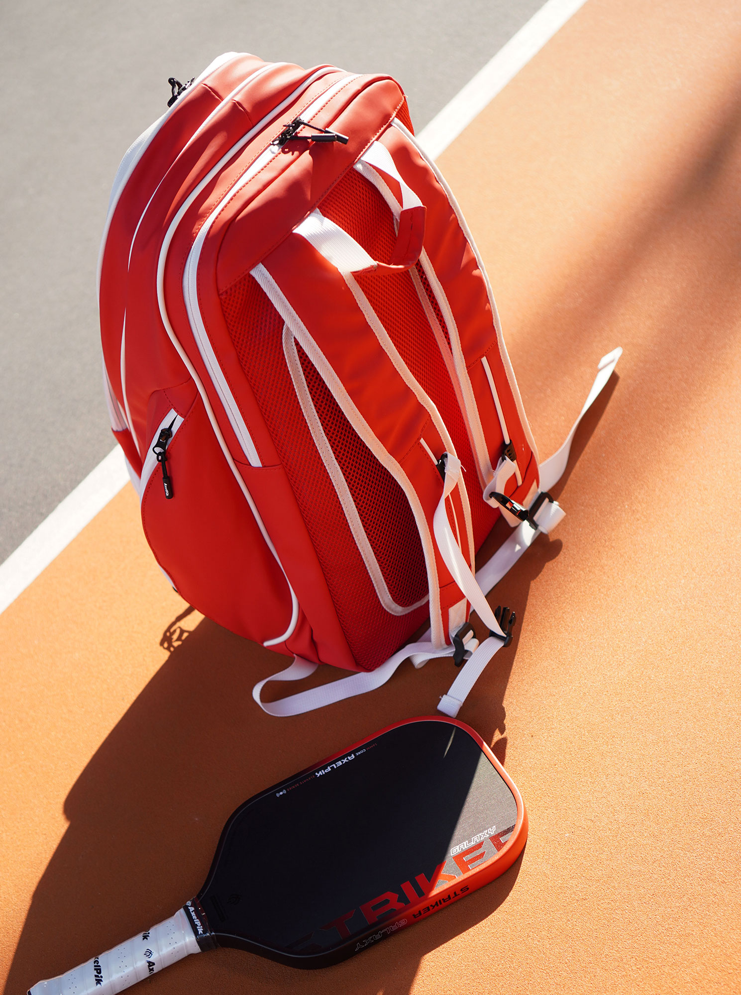 Axel Swing Bag RED- Balo thể thao chuyên dụng cho Pickleball 6 Balo thể thao Axel Swing Bag màu đỏ dành riêng cho Pickleball